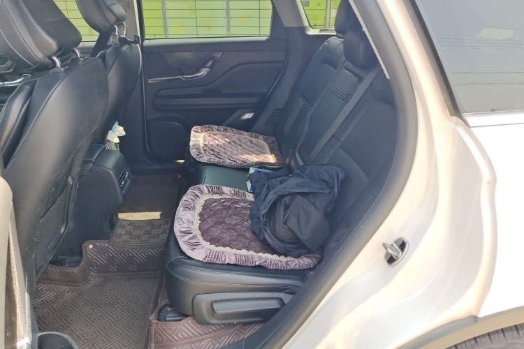 Used Lincoln Corsair 2021 2.0T Two-Wheel Drive Deluxe Edition Left Rear Seat