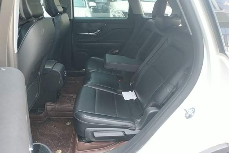 Used Lincoln Corsair 2021 2.0T Two-Wheel Drive Deluxe Edition Left Rear Seat