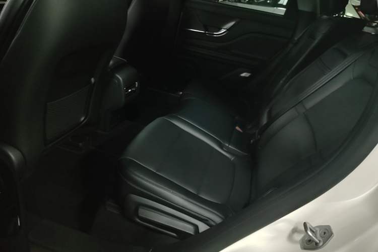 Used Lincoln Corsair 2021 2.0T Two-Wheel Drive Deluxe Edition Left Rear Seat