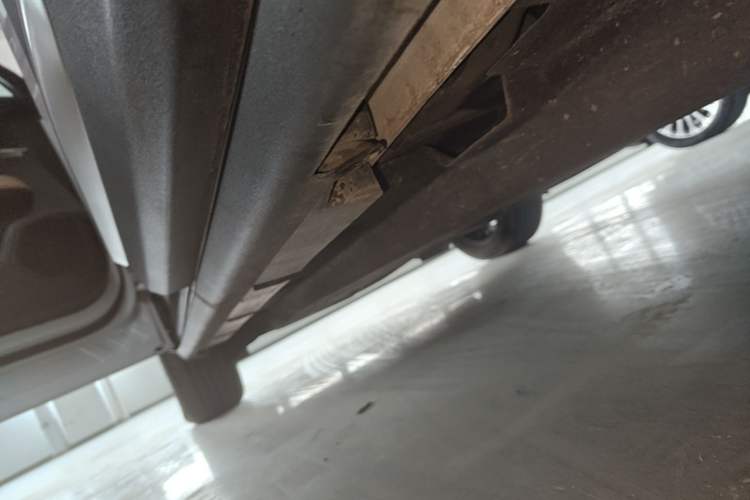 Used Lincoln Corsair 2021 2.0T Two-Wheel-Drive Luxury Edition Left Side Sill
