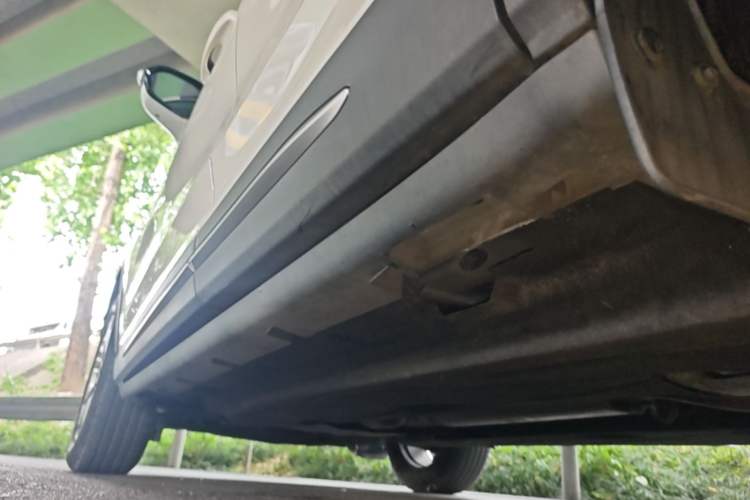 Used Lincoln Corsair 2021 2.0T Two-Wheel Drive Deluxe Edition Left Side Sill