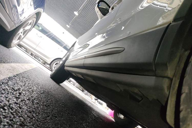 Used Lincoln Corsair 2021 2.0T Four-Wheel Drive Luxury Edition Left Side Sill