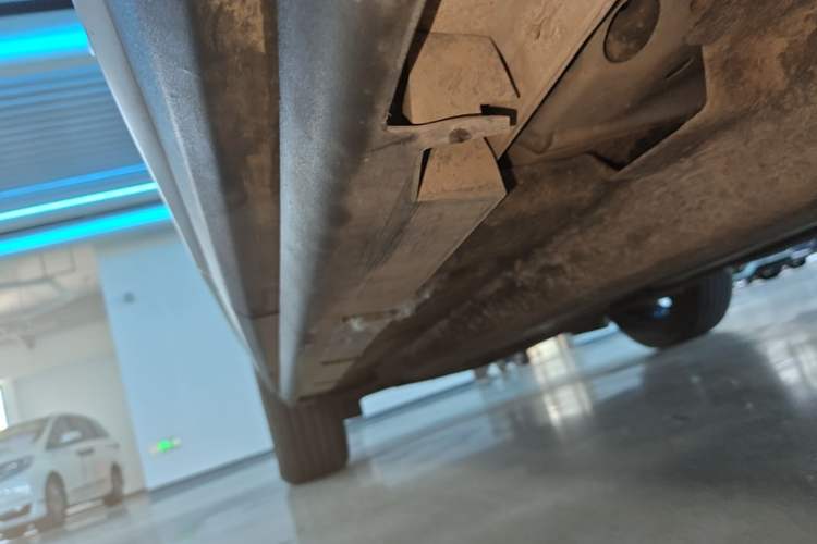 Used Lincoln Corsair 2021 2.0T Four-Wheel Drive Luxury Edition Left Side Sill