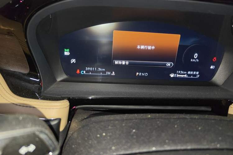 Used Lincoln Corsair 2021 2.0T Four-Wheel Drive Prestige Edition Odometer Close Up