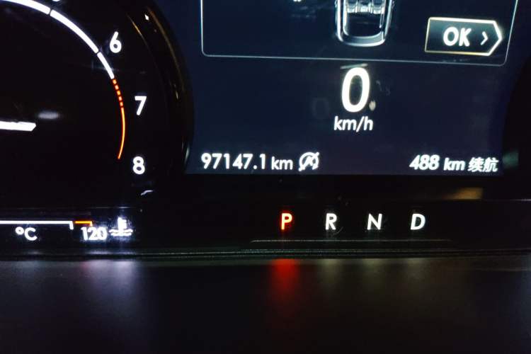 Used Lincoln Corsair 2021 2.0T Two-Wheel-Drive Luxury Edition Odometer Close Up