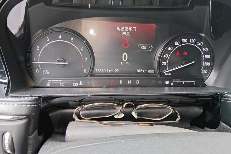 Used Lincoln Corsair 2021 2.0T Two-Wheel Drive Deluxe Edition Odometer Close Up