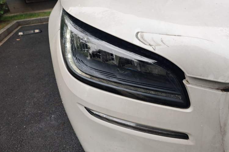Used Lincoln Corsair 2021 2.0T Two-Wheel-Drive Luxury Edition Right Front Headlight