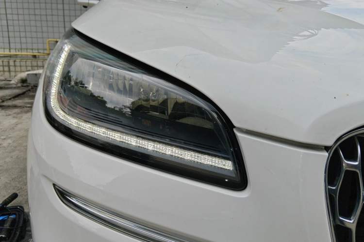 Used Lincoln Corsair 2021 2.0T Two-Wheel Drive Deluxe Edition Right Front Headlight