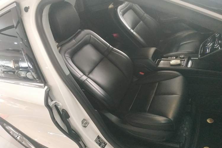Used Lincoln Corsair 2021 2.0T Two-Wheel Drive Deluxe Edition Right Front Seat