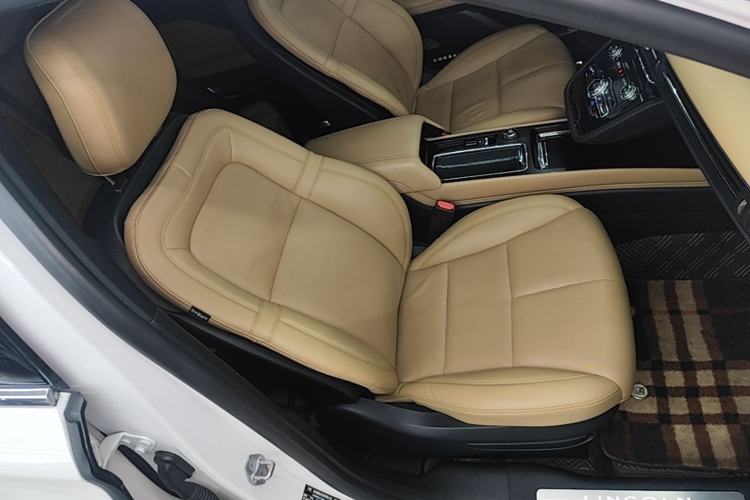 Used Lincoln Corsair 2021 2.0T Four-Wheel Drive Luxury Edition Right Front Seat