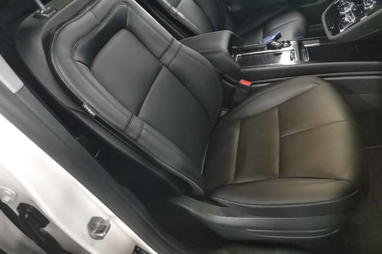 Used Lincoln Corsair 2021 2.0T Two-Wheel Drive Deluxe Edition Right Front Seat