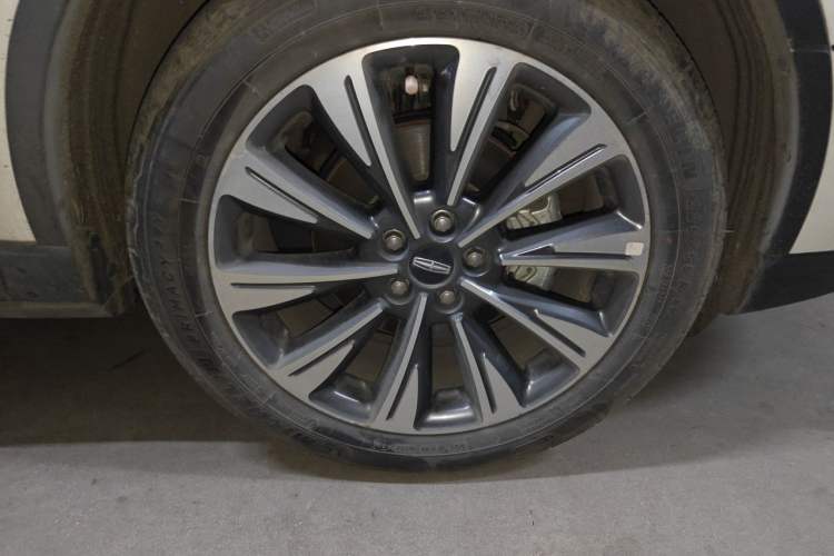 Used Lincoln Corsair 2021 2.0T Four-Wheel Drive Prestige Edition Right Front Wheel Hub