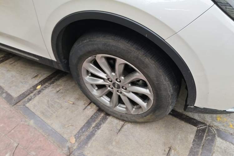 Used Lincoln Corsair 2021 2.0T Two-Wheel Drive Deluxe Edition Right Front Wheel Hub