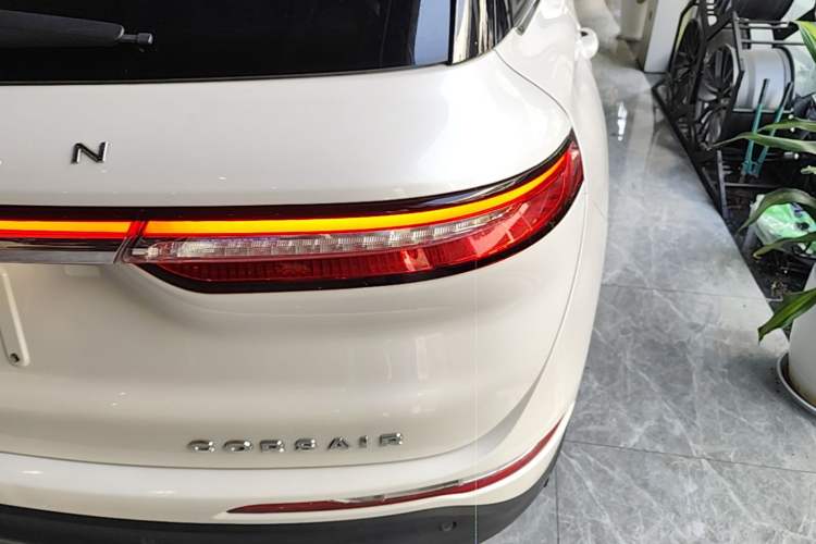 Used Lincoln Corsair 2021 2.0T Two-Wheel Drive Deluxe Edition Right Rear Taillight