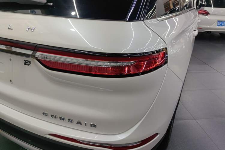Used Lincoln Corsair 2021 2.0T Two-Wheel Drive Deluxe Edition Right Rear Taillight