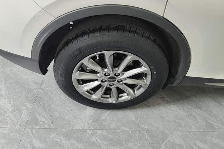 Used Lincoln Corsair 2021 2.0T Two-Wheel Drive Deluxe Edition Right Rear Wheel Hub
