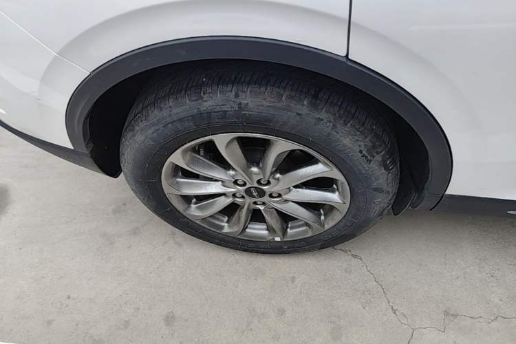 Used Lincoln Corsair 2021 2.0T Two-Wheel Drive Deluxe Edition Right Rear Wheel Hub