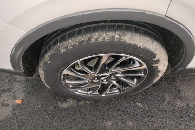 Used Lincoln Corsair 2021 2.0T Four-Wheel Drive Luxury Edition Right Rear Wheel Hub