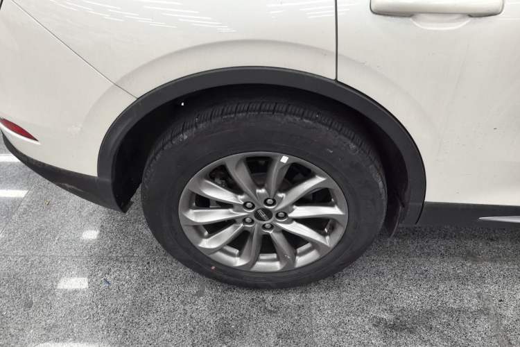 Used Lincoln Corsair 2021 2.0T Two-Wheel Drive Deluxe Edition Right Rear Wheel Hub