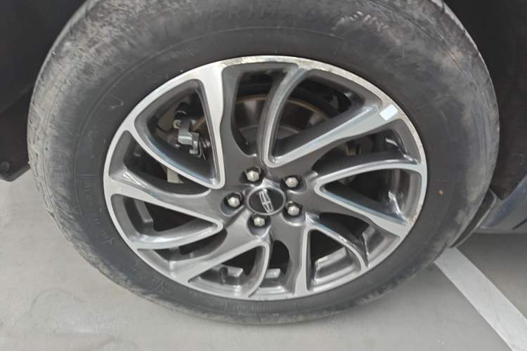 Used Lincoln Corsair 2021 2.0T Four-Wheel Drive Luxury Edition Right Rear Wheel Hub