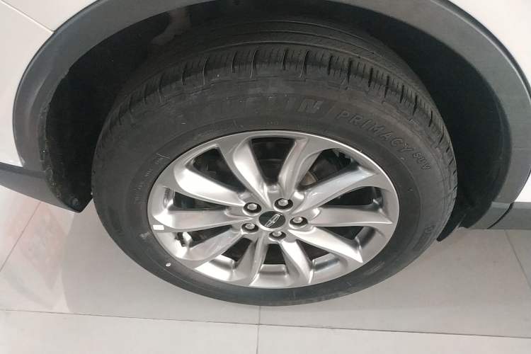 Used Lincoln Corsair 2021 2.0T Two-Wheel Drive Deluxe Edition Right Rear Wheel Hub