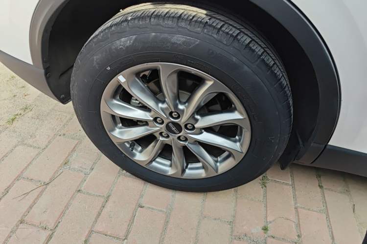 Used Lincoln Corsair 2021 2.0T Two-Wheel Drive Deluxe Edition Right Rear Wheel Hub
