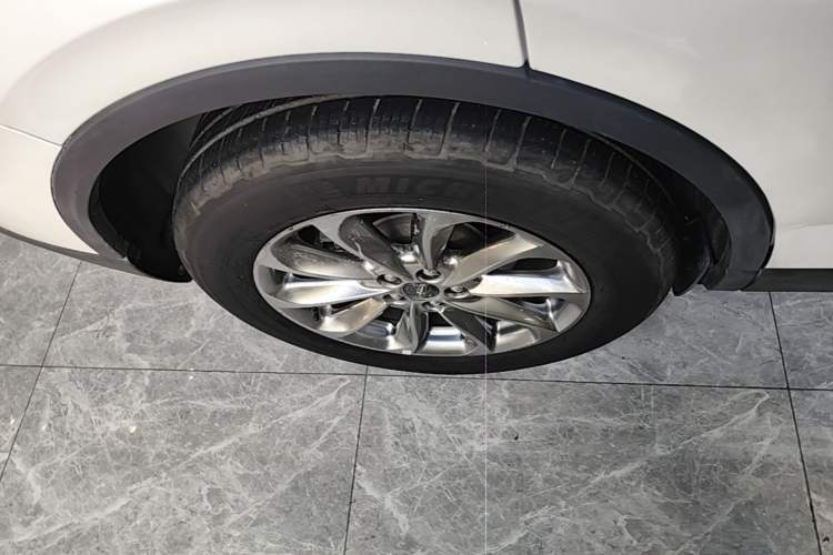 Used Lincoln Corsair 2021 2.0T Two-Wheel Drive Deluxe Edition Right Rear Wheel Hub