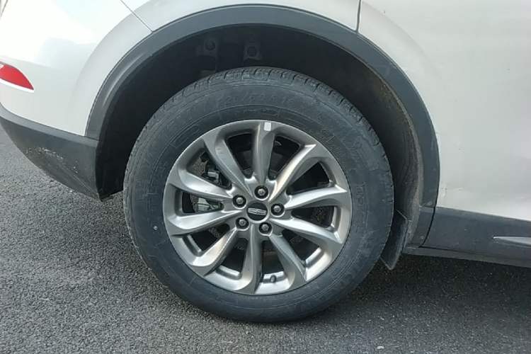 Used Lincoln Corsair 2021 2.0T Two-Wheel Drive Deluxe Edition Right Rear Wheel Hub
