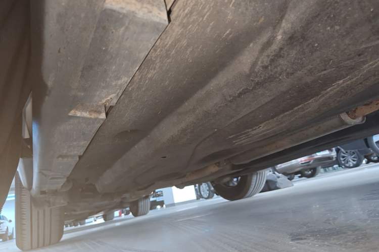 Used Lincoln Corsair 2021 2.0T Two-Wheel-Drive Luxury Edition Right Side Sill
