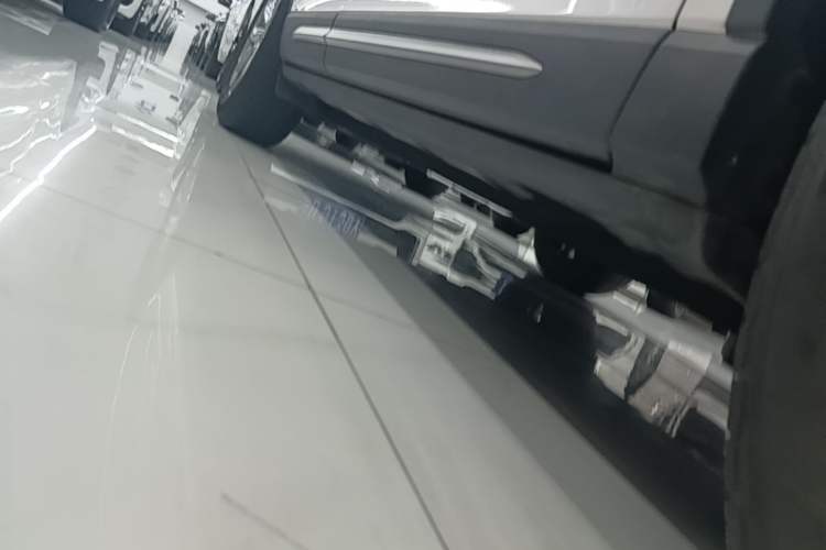 Used Lincoln Corsair 2021 2.0T Two-Wheel Drive Deluxe Edition Right Side Sill