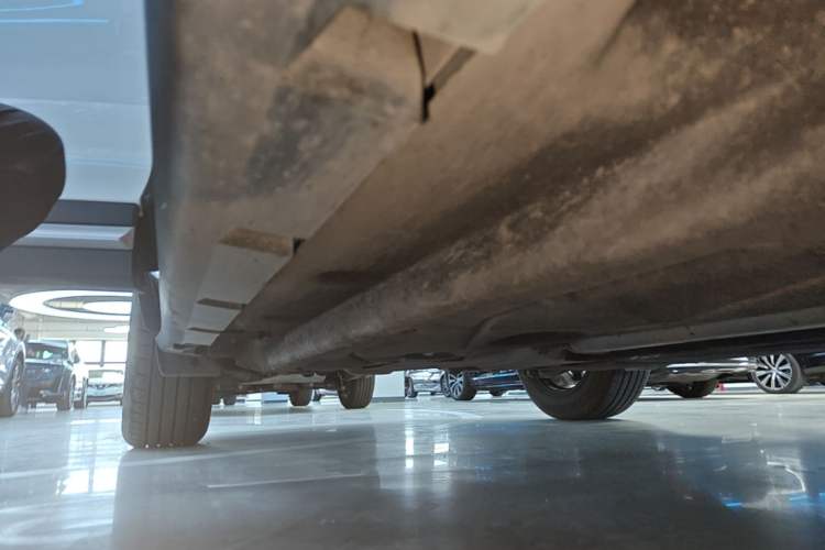 Used Lincoln Corsair 2021 2.0T Four-Wheel Drive Luxury Edition Right Side Sill