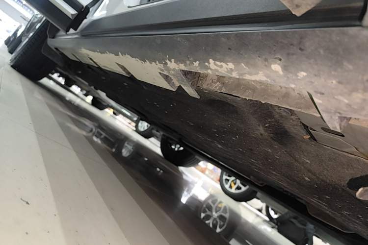 Used Lincoln Corsair 2021 2.0T Four-Wheel Drive Luxury Edition Right Side Sill