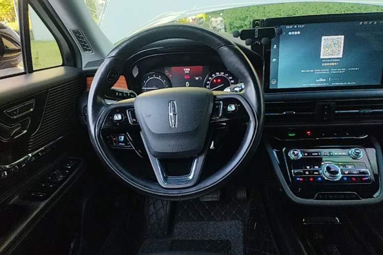 Used Lincoln Corsair 2021 2.0T Two-Wheel-Drive Luxury Edition Steering Wheel