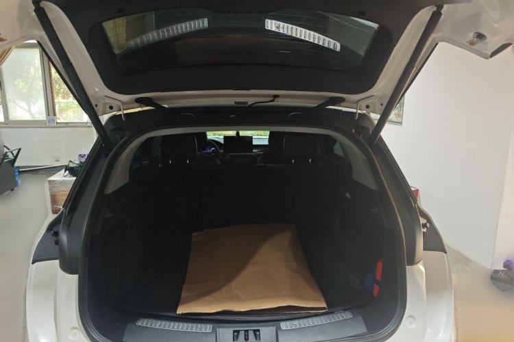 Used Lincoln Corsair 2021 2.0T Two-Wheel Drive Deluxe Edition Trunk