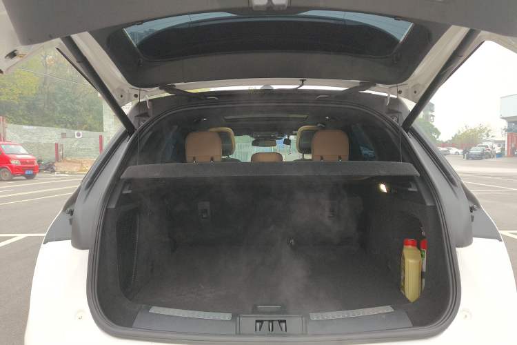 Used Lincoln Corsair 2021 2.0T Four-Wheel Drive Luxury Edition Trunk