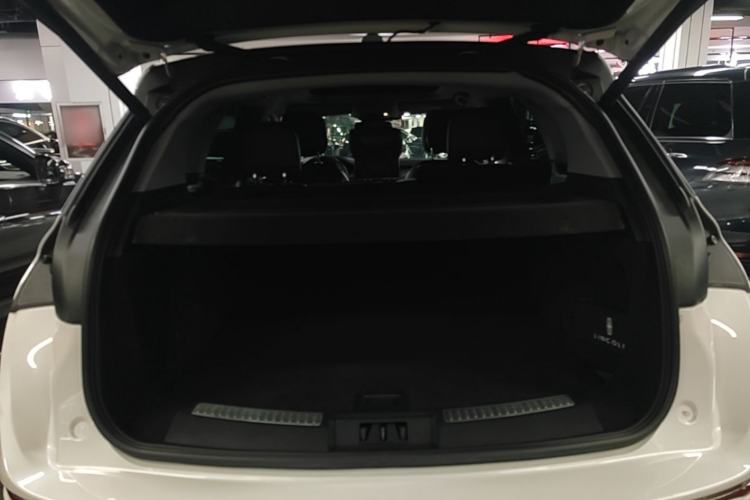 Used Lincoln Corsair 2021 2.0T Two-Wheel Drive Deluxe Edition Trunk