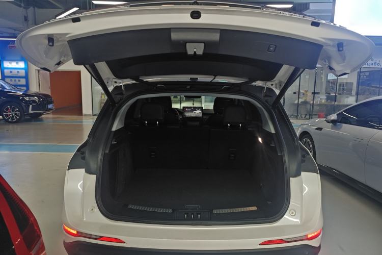 Used Lincoln Corsair 2021 2.0T Two-Wheel Drive Deluxe Edition Trunk