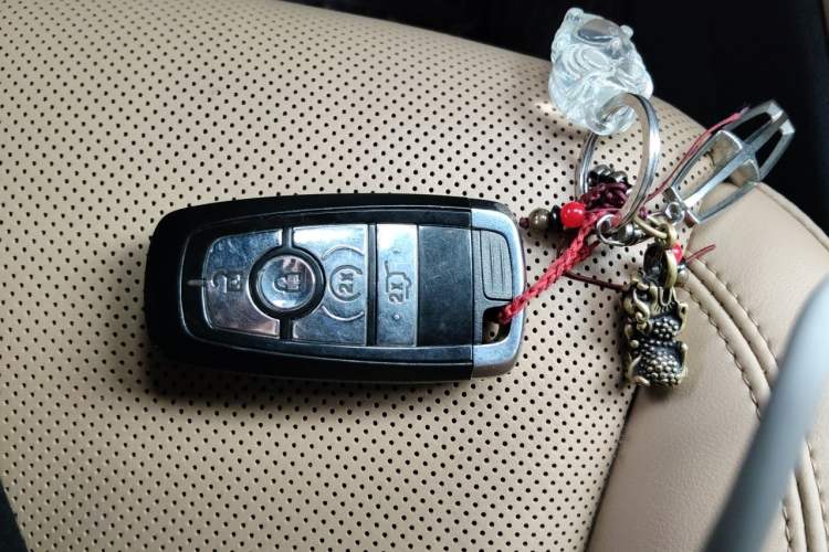 Used Lincoln Corsair 2021 2.0T Two-Wheel-Drive Luxury Edition Vehicle Key