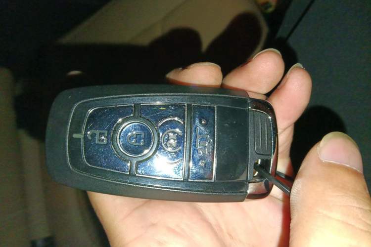Used Lincoln Corsair 2021 2.0T Two-Wheel-Drive Luxury Edition Vehicle Key