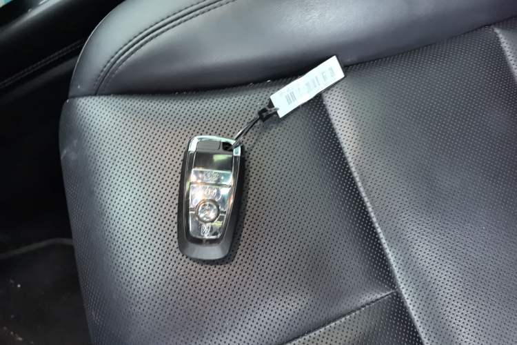 Used Lincoln Corsair 2021 2.0T Two-Wheel Drive Deluxe Edition Vehicle Key