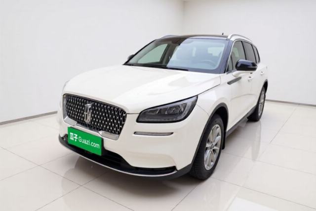 Ojetý Lincoln Corsair 2021 2.0T Two-Wheel Drive Deluxe Edition