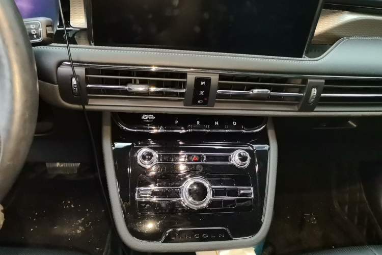 Used Lincoln Corsair 2022 2.0T Two-Wheel Drive Deluxe Edition Audio And AC Panel