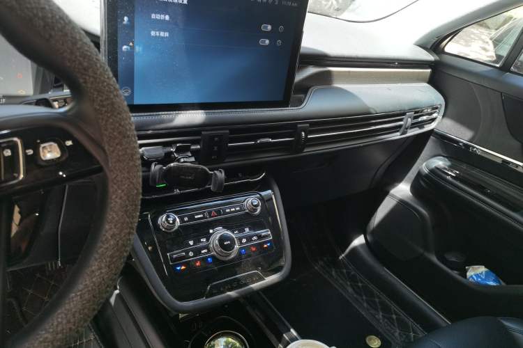 Used Lincoln Corsair 2022 2.0T Two-Wheel Drive Deluxe Edition Audio And AC Panel