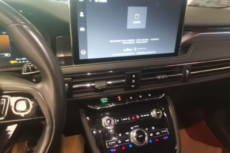 Used Lincoln Corsair 2022 Revised Version 2.0T Two-Wheel Drive Premium Edition Audio And AC Panel