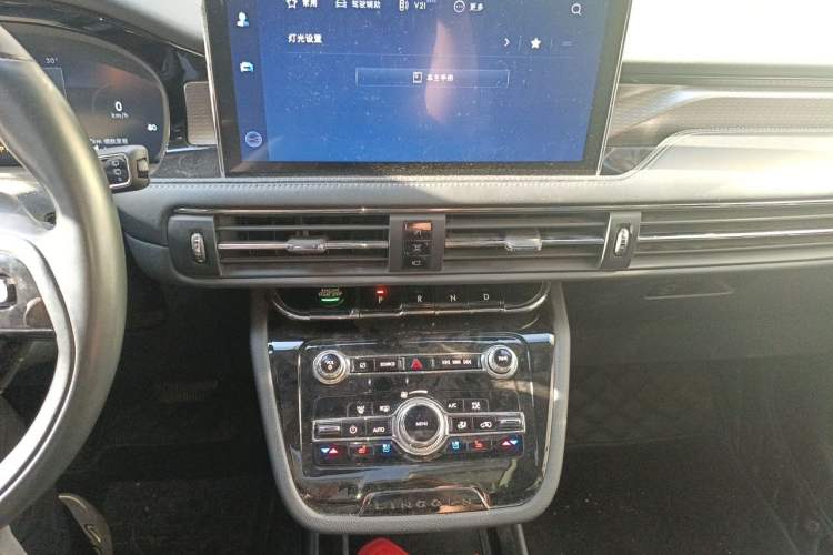 Used Lincoln Corsair 2022 2.0T Two-Wheel Drive Deluxe Edition Audio And AC Panel