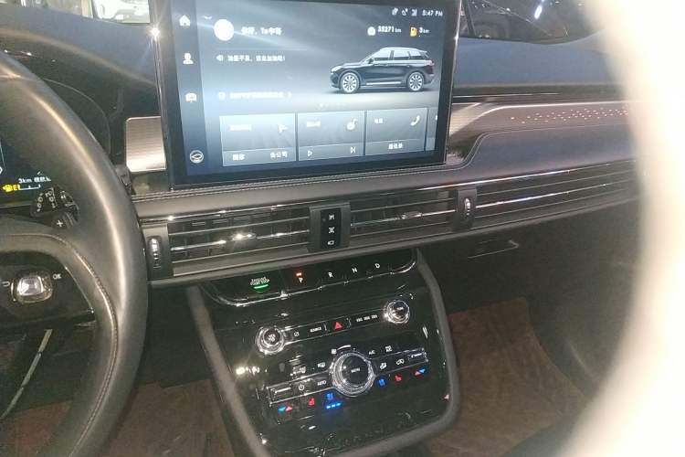 Used Lincoln Corsair 2022 2.0T Two-Wheel Drive Luxury Edition Audio And AC Panel