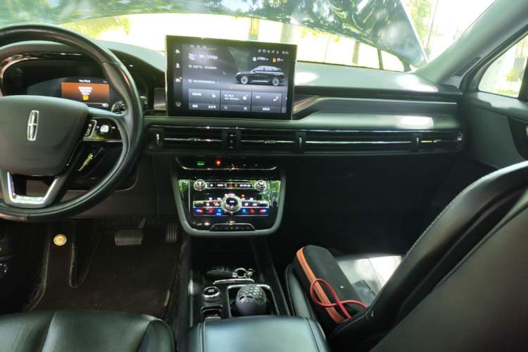 Used Lincoln Corsair 2022 2.0T Two-Wheel Drive Luxury Edition Audio And AC Panel