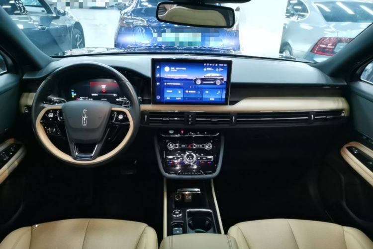 Used Lincoln Corsair 2022 2.0T Two-Wheel Drive Luxury Edition Center Console