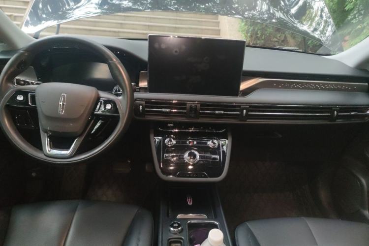 Used Lincoln Corsair 2022 Revised Version 2.0T Two-Wheel Drive Premium Edition Center Console