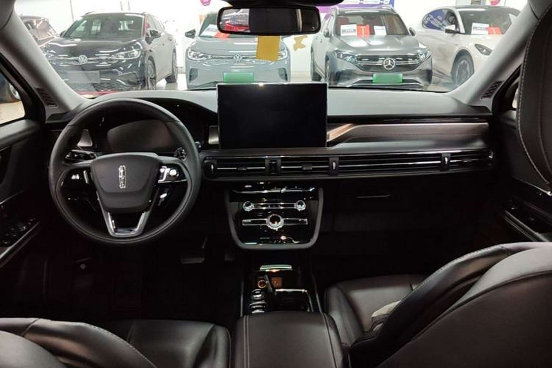 Used Lincoln Corsair 2022 2.0T Two-Wheel Drive Deluxe Edition Center Console